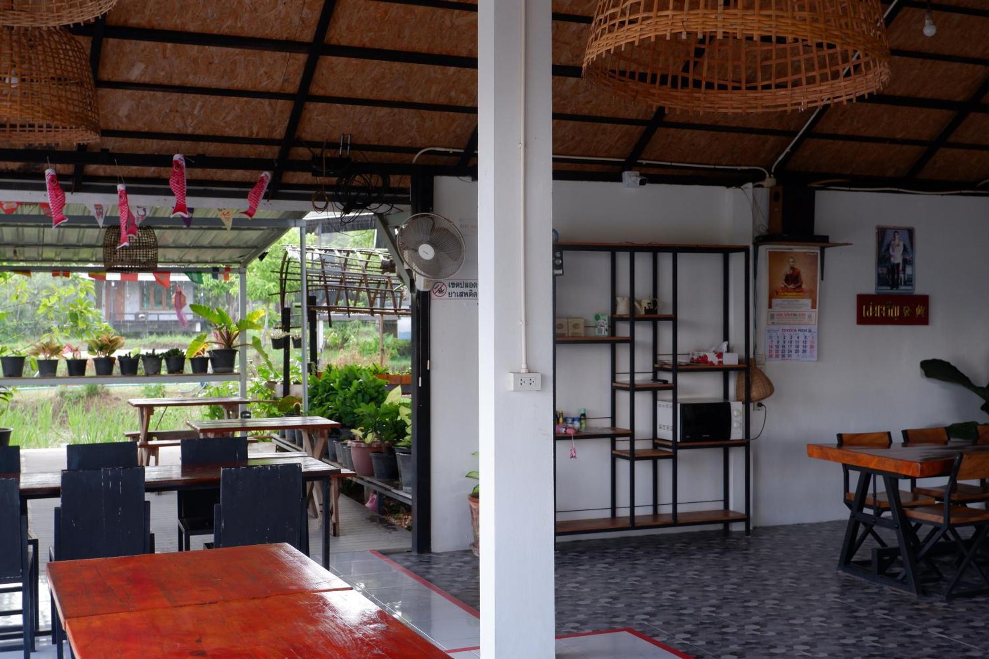 นอกชานมีนา Hotel จอมทอง ภายนอก รูปภาพ
