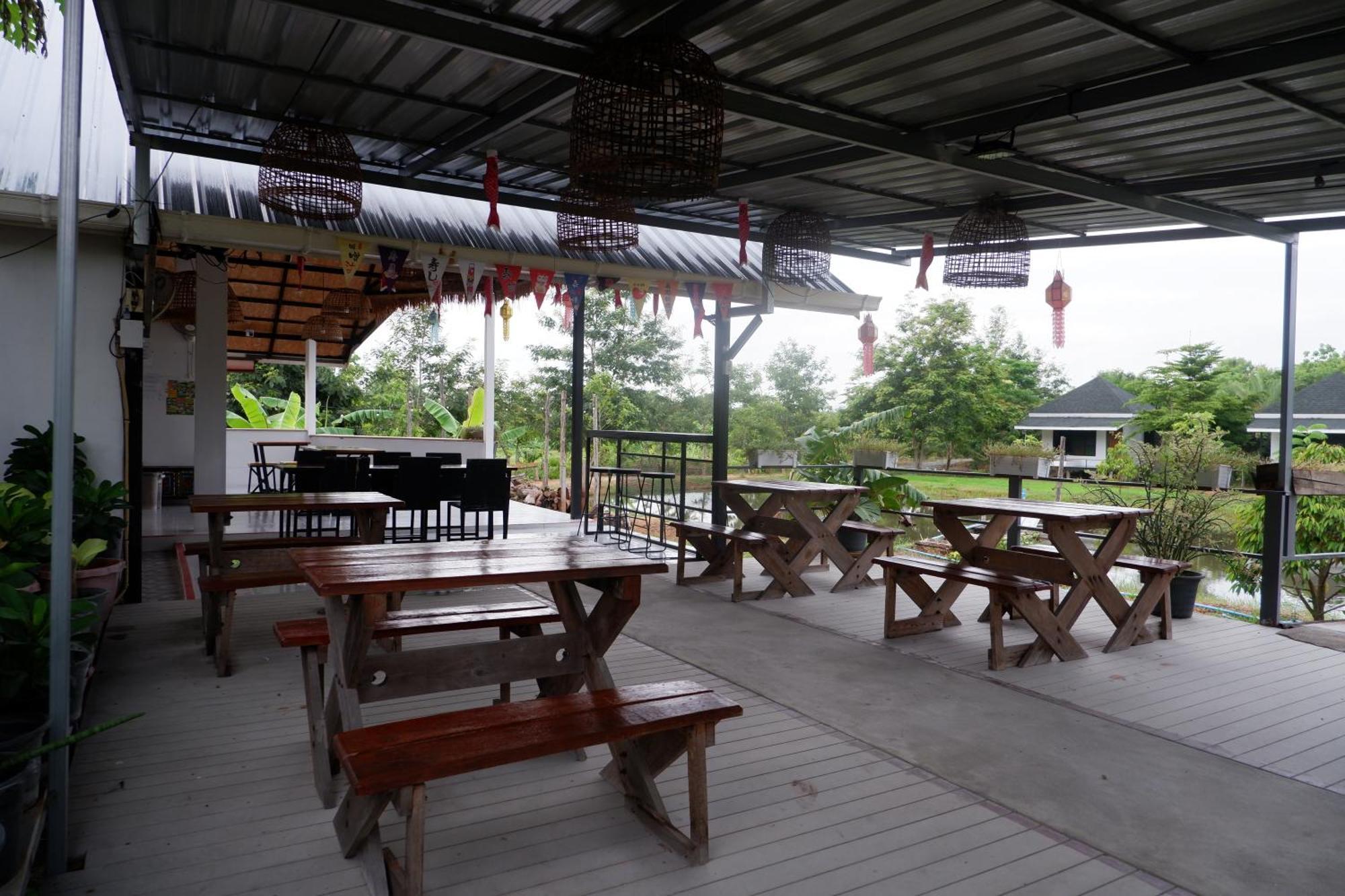 นอกชานมีนา Hotel จอมทอง ภายนอก รูปภาพ