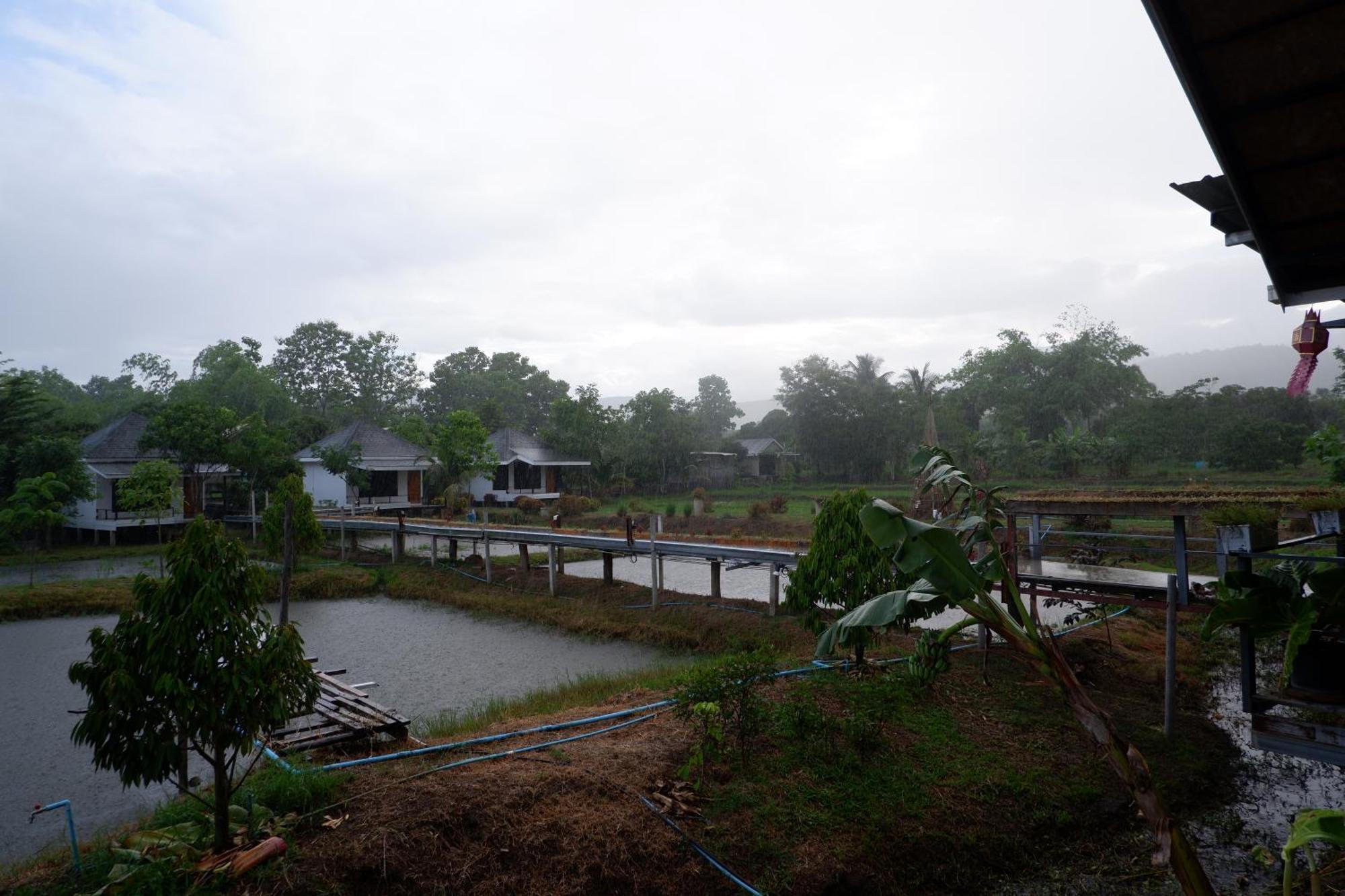 นอกชานมีนา Hotel จอมทอง ภายนอก รูปภาพ