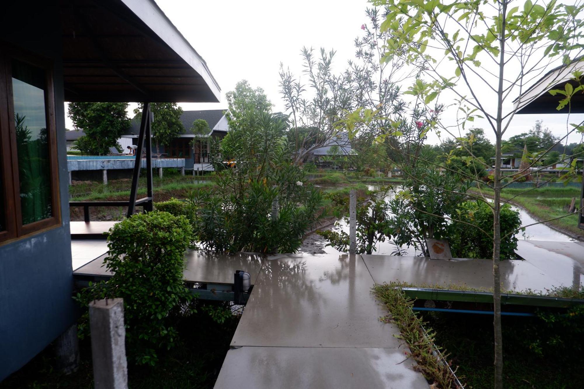 นอกชานมีนา Hotel จอมทอง ภายนอก รูปภาพ