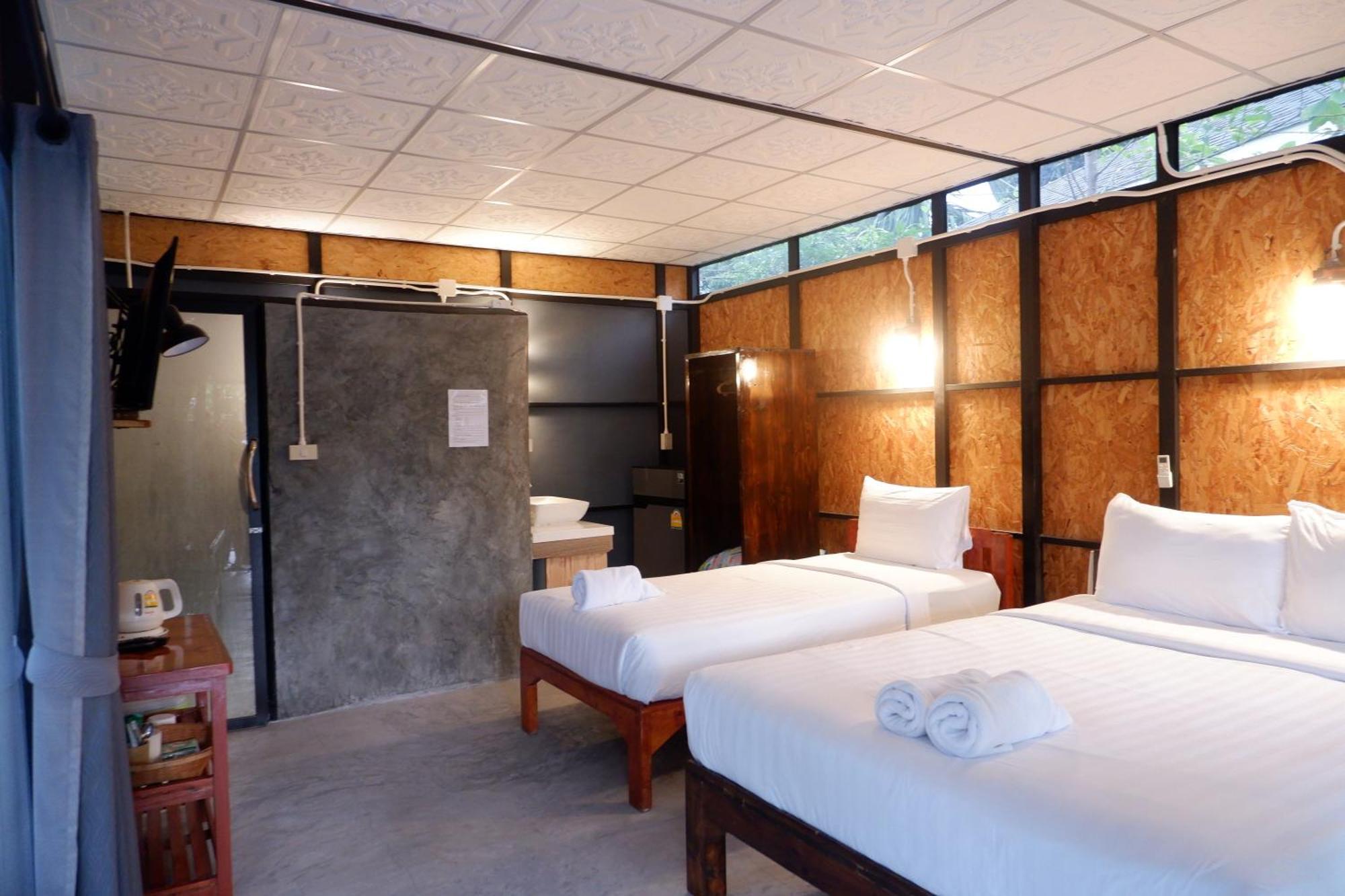 นอกชานมีนา Hotel จอมทอง ภายนอก รูปภาพ