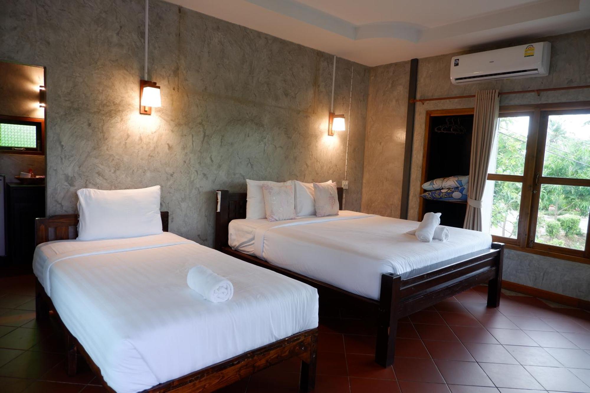 นอกชานมีนา Hotel จอมทอง ภายนอก รูปภาพ