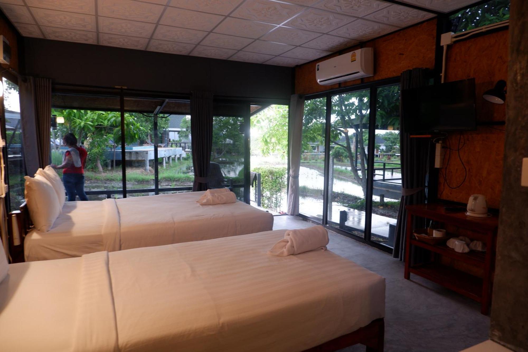 นอกชานมีนา Hotel จอมทอง ภายนอก รูปภาพ