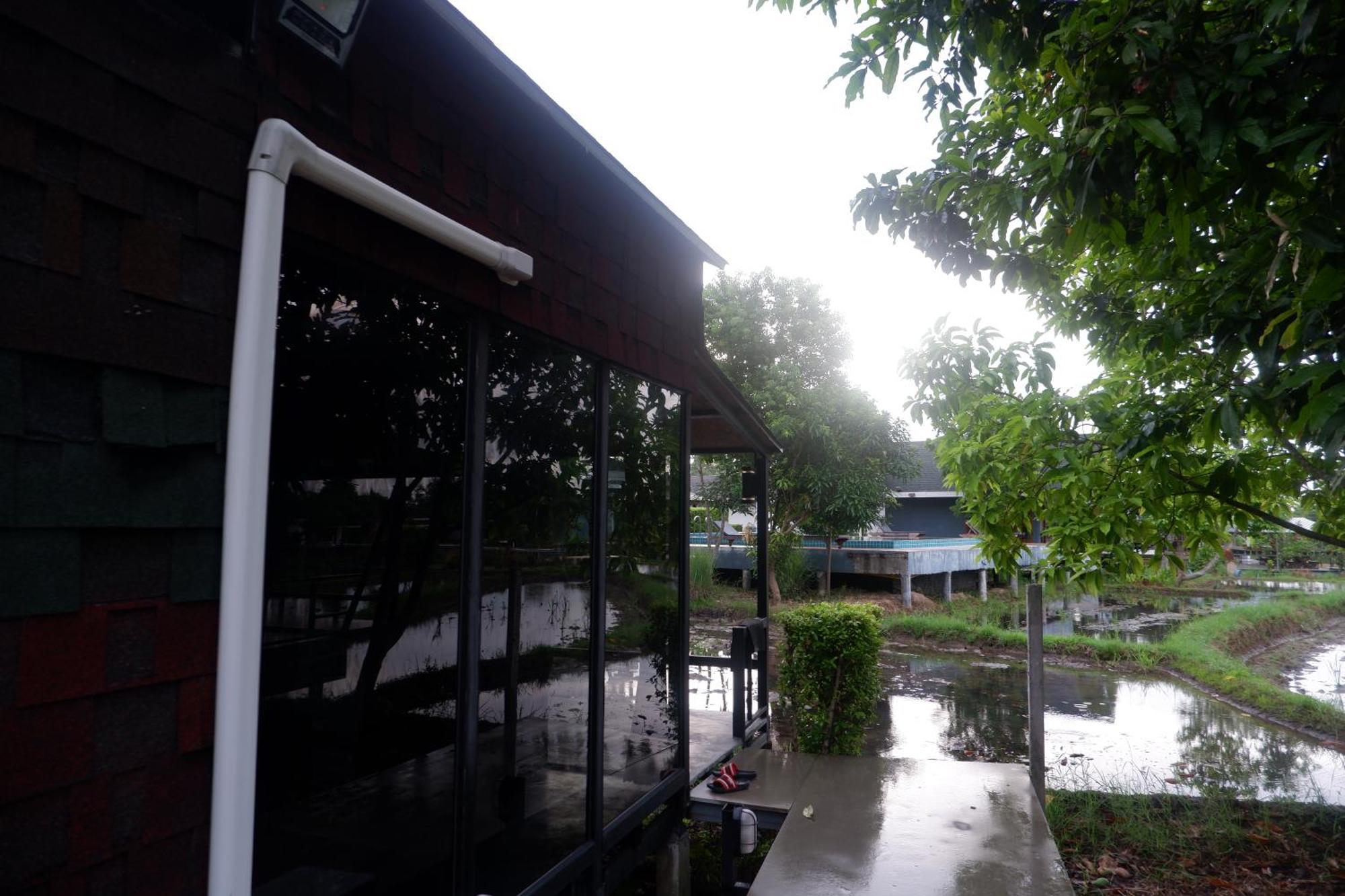 นอกชานมีนา Hotel จอมทอง ภายนอก รูปภาพ