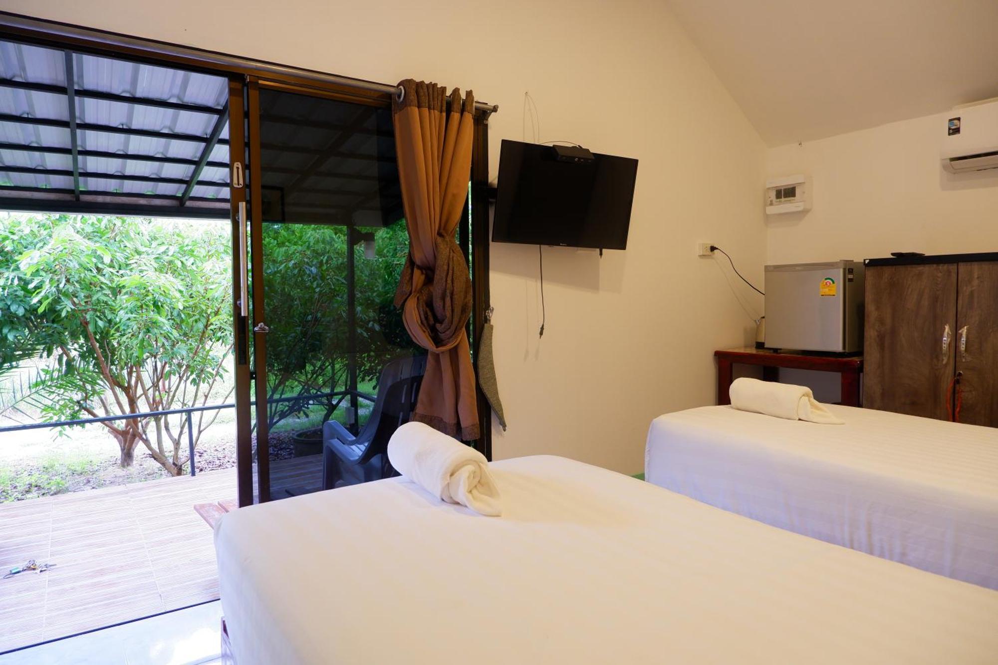 นอกชานมีนา Hotel จอมทอง ภายนอก รูปภาพ