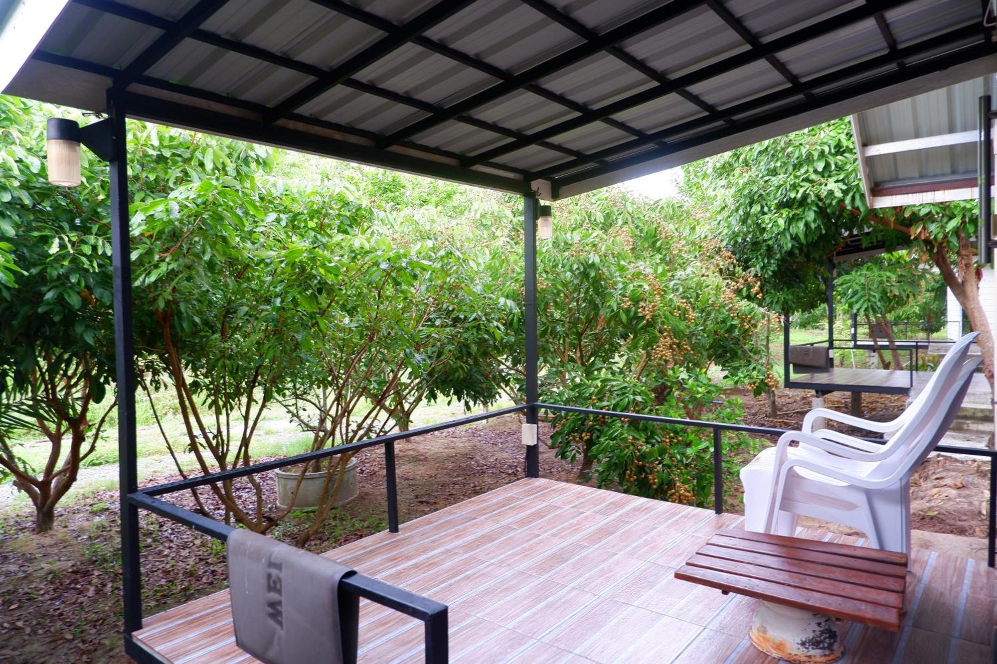 นอกชานมีนา Hotel จอมทอง ภายนอก รูปภาพ