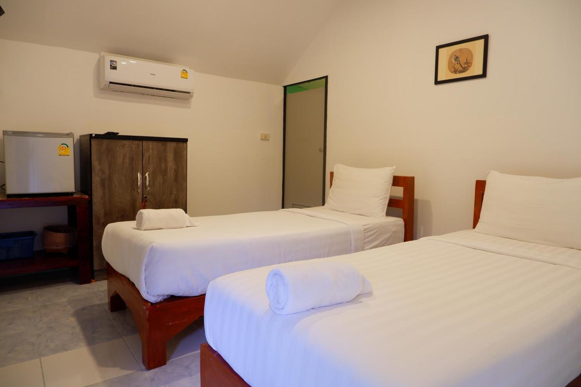 นอกชานมีนา Hotel จอมทอง ภายนอก รูปภาพ